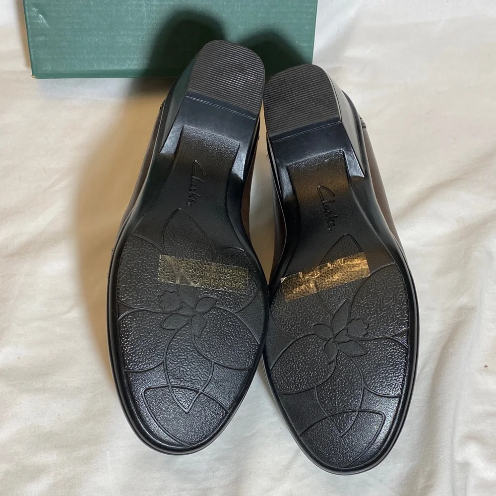 Clark’s Partridge Brown Leather heeled slip-on shoes - Women-7.5M NWT - Picture 7 of 12